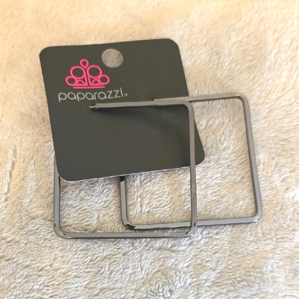 #057 Paparazzi Square Hoop Earrings